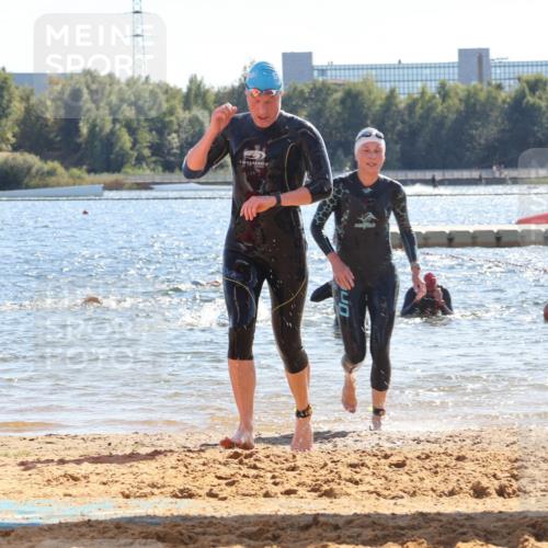 07.09.2025 - 19. Norderstedt Triathlon Luisa Fischer http://msf.ph/oto/8765631 07.09.2025 15:07:25 Schwimmen 910, 915, 954, 1417 meine-sportfotos.de