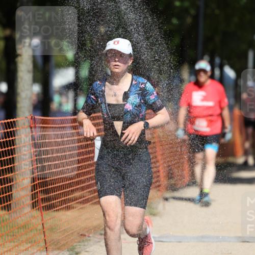 07.09.2025 - 19. Norderstedt Triathlon Michael Strokosch http://msf.ph/oto/8765638 07.09.2025 12:59:44 Laufen 214, 696, 776, 830, 1213, 1343 meine-sportfotos.de
