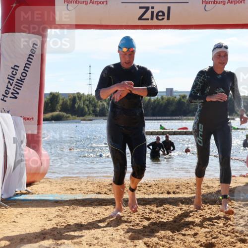 07.09.2025 - 19. Norderstedt Triathlon Luisa Fischer http://msf.ph/oto/8765669 07.09.2025 15:07:28 Schwimmen 910, 915, 954, 1417 meine-sportfotos.de