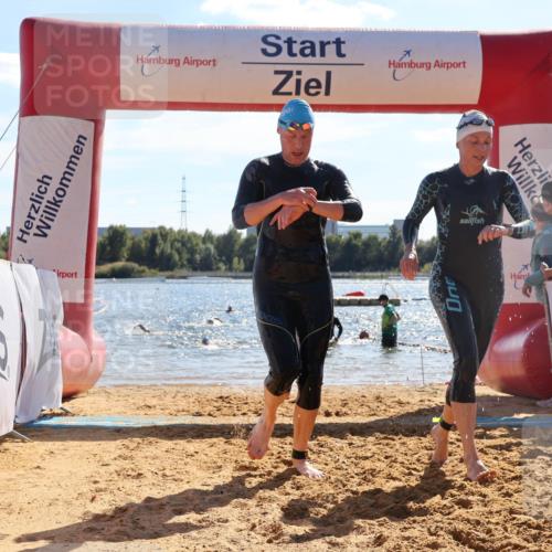 07.09.2025 - 19. Norderstedt Triathlon Luisa Fischer http://msf.ph/oto/8765674 07.09.2025 15:07:28 Schwimmen 910, 915, 954, 1417 meine-sportfotos.de