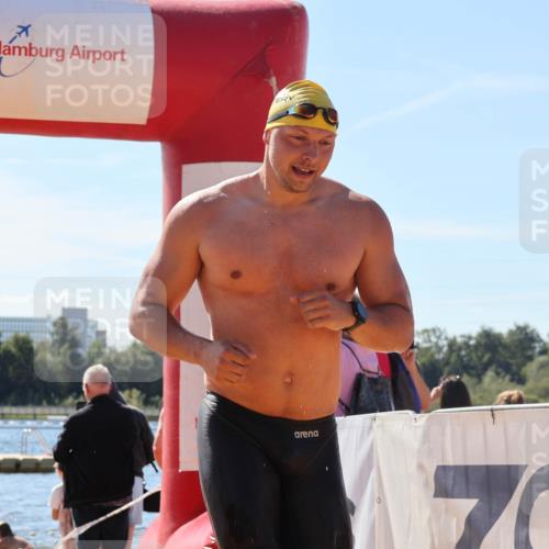 07.09.2025 - 19. Norderstedt Triathlon Luisa Fischer http://msf.ph/oto/8765774 07.09.2025 12:36:52 Schwimmen 270, 321, 323, 329, 330 meine-sportfotos.de