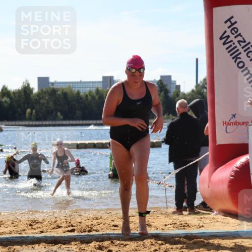 07.09.2025 - 19. Norderstedt Triathlon Luisa Fischer http://msf.ph/oto/8765811 07.09.2025 12:36:57 Schwimmen 270, 321, 323, 329, 330, 333 meine-sportfotos.de
