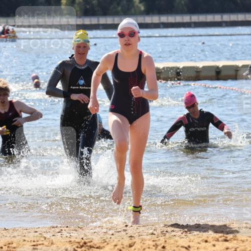 07.09.2025 - 19. Norderstedt Triathlon Luisa Fischer http://msf.ph/oto/8765822 07.09.2025 12:36:59 Schwimmen 270, 313, 321, 323, 329, 330, 333 meine-sportfotos.de