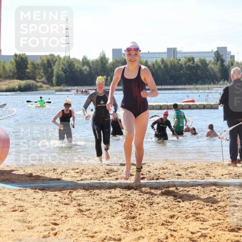 07.09.2025 - 19. Norderstedt Triathlon Luisa Fischer http://msf.ph/oto/8765858 07.09.2025 12:37:01 Schwimmen 313, 321, 323, 329, 330, 333, 804 meine-sportfotos.de