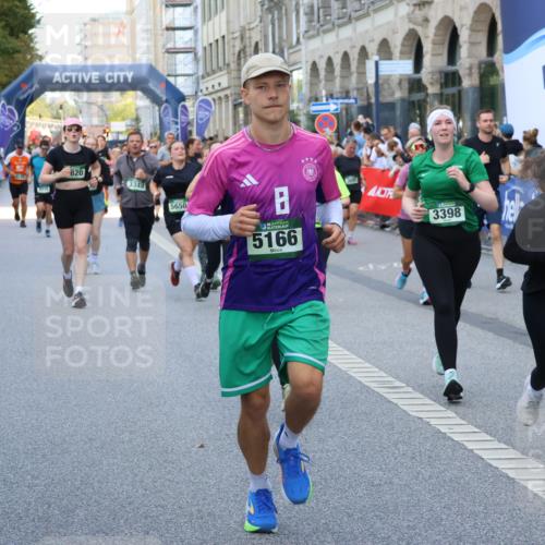 07.09.2025 - BARMER Alsterlauf Strokosch-Dieckow http://msf.ph/oto/8765901 07.09.2025 10:11:54 Ziel 2128, 2200, 2331, 2942, 2995, 3302, 3444, 3445, 3446, 3471, 3990, 4101, 4413, 4518, 4519, 4561, 4694, 4829, 4899, 5410, 5492, 5630, 5638, 6126, 6199, 6200, 6310, 6323, 8181, 8182, 8228, 8229, 8498 meine-sportfotos.de