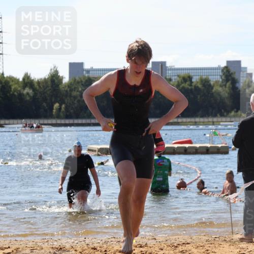 07.09.2025 - 19. Norderstedt Triathlon Luisa Fischer http://msf.ph/oto/8765908 07.09.2025 12:37:06 Schwimmen 313, 321, 333, 343, 804 meine-sportfotos.de