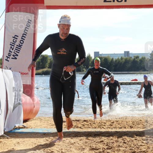 07.09.2025 - 19. Norderstedt Triathlon Luisa Fischer http://msf.ph/oto/8765909 07.09.2025 15:08:49 Schwimmen 894, 918, 1454, 1472 meine-sportfotos.de