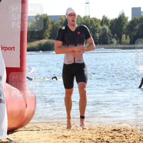 07.09.2025 - 19. Norderstedt Triathlon Luisa Fischer http://msf.ph/oto/8765982 07.09.2025 15:08:58 Schwimmen 894, 918, 1412, 1454, 1472 meine-sportfotos.de