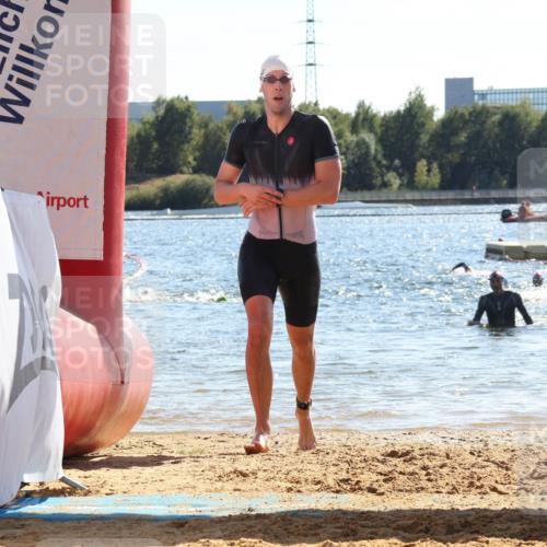 07.09.2025 - 19. Norderstedt Triathlon Luisa Fischer http://msf.ph/oto/8765986 07.09.2025 15:08:58 Schwimmen 894, 918, 1412, 1454, 1472 meine-sportfotos.de