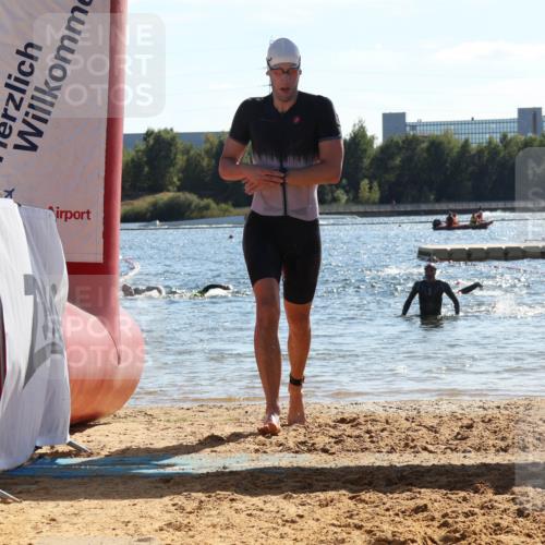 07.09.2025 - 19. Norderstedt Triathlon Luisa Fischer http://msf.ph/oto/8765995 07.09.2025 15:08:59 Schwimmen 894, 918, 1412, 1454, 1472 meine-sportfotos.de