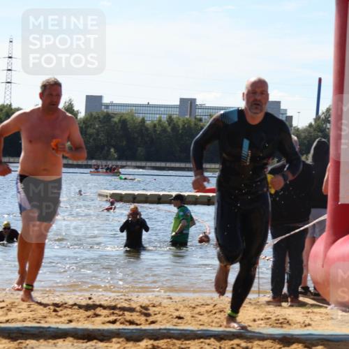 07.09.2025 - 19. Norderstedt Triathlon Luisa Fischer http://msf.ph/oto/8766036 07.09.2025 12:37:36 Schwimmen 338, 347, 360 meine-sportfotos.de
