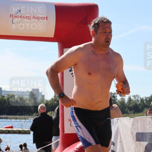 07.09.2025 - 19. Norderstedt Triathlon Luisa Fischer http://msf.ph/oto/8766063 07.09.2025 12:37:39 Schwimmen 338, 347, 358, 360 meine-sportfotos.de