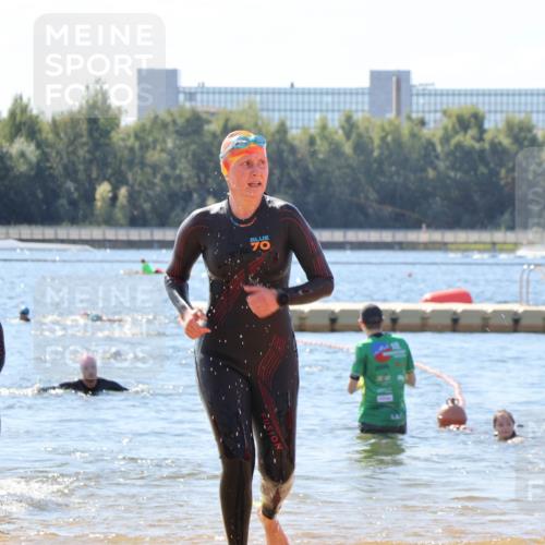07.09.2025 - 19. Norderstedt Triathlon Luisa Fischer http://msf.ph/oto/8766081 07.09.2025 12:37:44 Schwimmen 341, 347, 358, 360 meine-sportfotos.de