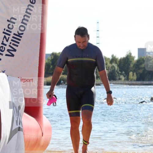 07.09.2025 - 19. Norderstedt Triathlon Luisa Fischer http://msf.ph/oto/8766090 07.09.2025 15:09:29 Schwimmen 384, 406, 429, 893, 1442, 1476, 1524 meine-sportfotos.de