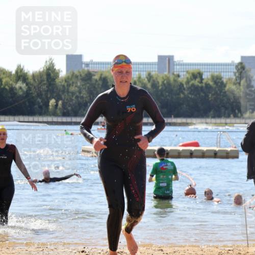 07.09.2025 - 19. Norderstedt Triathlon Luisa Fischer http://msf.ph/oto/8766091 07.09.2025 12:37:44 Schwimmen 341, 347, 358, 360 meine-sportfotos.de
