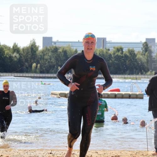 07.09.2025 - 19. Norderstedt Triathlon Luisa Fischer http://msf.ph/oto/8766094 07.09.2025 12:37:45 Schwimmen 341, 347, 358, 360 meine-sportfotos.de