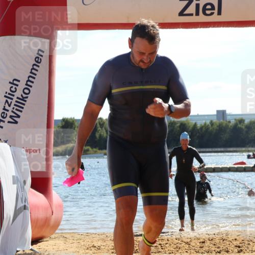 07.09.2025 - 19. Norderstedt Triathlon Luisa Fischer http://msf.ph/oto/8766117 07.09.2025 15:09:31 Schwimmen 384, 429, 893, 1442, 1476 meine-sportfotos.de