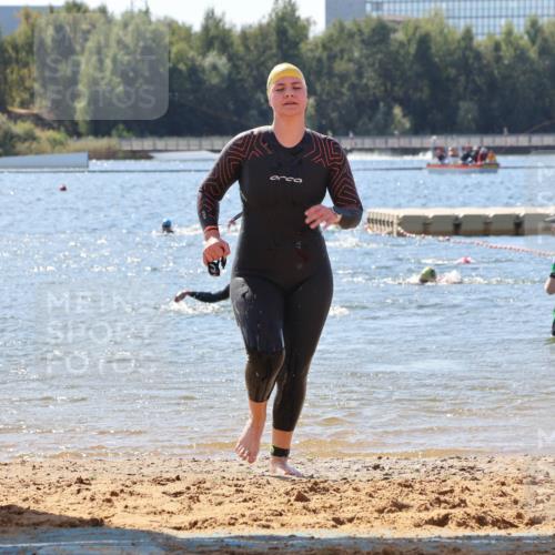 07.09.2025 - 19. Norderstedt Triathlon Luisa Fischer http://msf.ph/oto/8766123 07.09.2025 12:37:48 Schwimmen 341, 347, 358, 360 meine-sportfotos.de