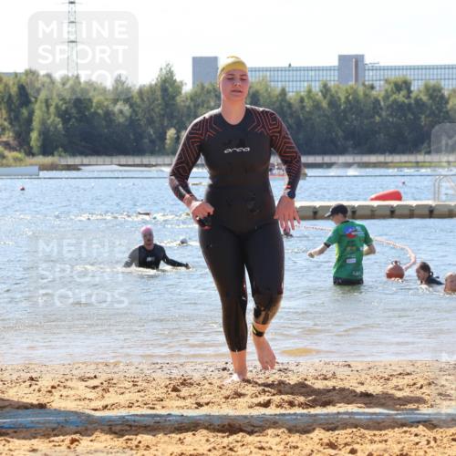 07.09.2025 - 19. Norderstedt Triathlon Luisa Fischer http://msf.ph/oto/8766135 07.09.2025 12:37:49 Schwimmen 341, 358, 360 meine-sportfotos.de