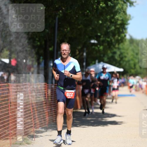 07.09.2025 - 19. Norderstedt Triathlon Michael Strokosch http://msf.ph/oto/8766152 07.09.2025 13:21:30 Laufen 220, 249, 301, 318, 338, 1373 meine-sportfotos.de