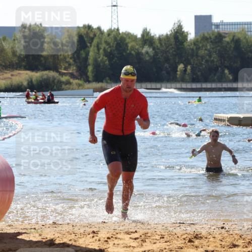 07.09.2025 - 19. Norderstedt Triathlon Luisa Fischer http://msf.ph/oto/8766169 07.09.2025 12:38:10 Schwimmen 298, 316 meine-sportfotos.de