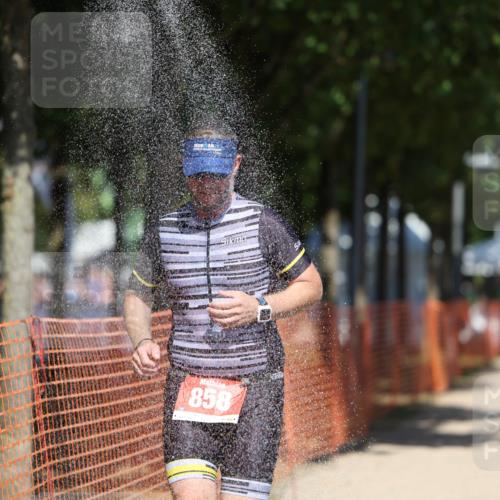 07.09.2025 - 19. Norderstedt Triathlon Michael Strokosch http://msf.ph/oto/8766173 07.09.2025 13:00:10 Laufen 695, 858, 1342 meine-sportfotos.de