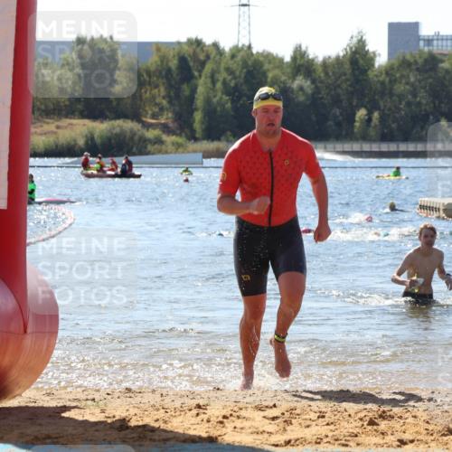 07.09.2025 - 19. Norderstedt Triathlon Luisa Fischer http://msf.ph/oto/8766175 07.09.2025 12:38:10 Schwimmen 298, 316 meine-sportfotos.de
