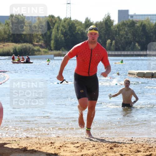 07.09.2025 - 19. Norderstedt Triathlon Luisa Fischer http://msf.ph/oto/8766179 07.09.2025 12:38:10 Schwimmen 298, 316 meine-sportfotos.de