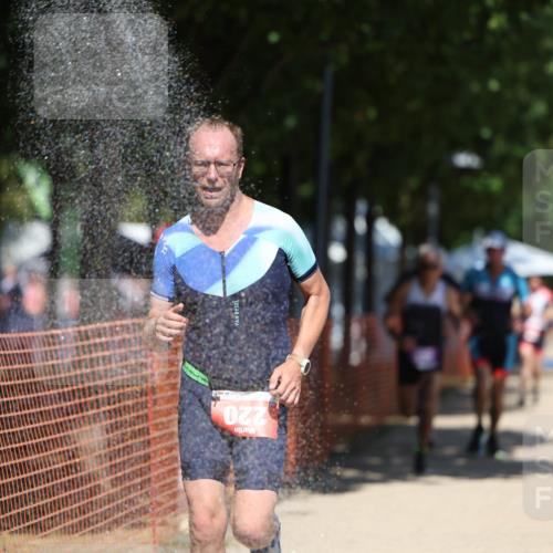 07.09.2025 - 19. Norderstedt Triathlon Michael Strokosch http://msf.ph/oto/8766189 07.09.2025 13:21:31 Laufen 220, 249, 301, 318, 338, 1373 meine-sportfotos.de