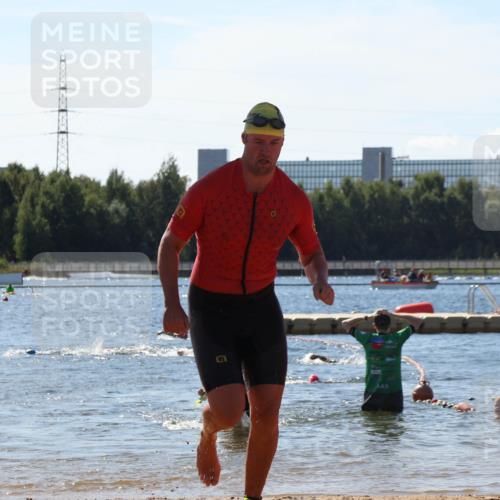 07.09.2025 - 19. Norderstedt Triathlon Luisa Fischer http://msf.ph/oto/8766195 07.09.2025 12:38:12 Schwimmen 298, 316, 357 meine-sportfotos.de