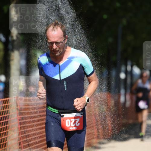 07.09.2025 - 19. Norderstedt Triathlon Michael Strokosch http://msf.ph/oto/8766220 07.09.2025 13:21:32 Laufen 220, 249, 301, 318, 338 meine-sportfotos.de