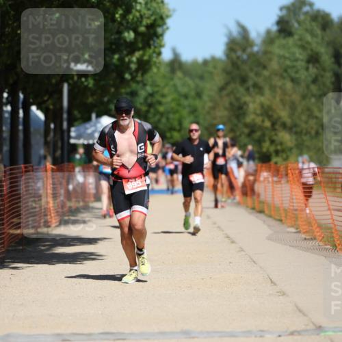 07.09.2025 - 19. Norderstedt Triathlon Michael Strokosch http://msf.ph/oto/8766222 07.09.2025 13:00:12 Laufen 695, 858, 1247, 1342 meine-sportfotos.de