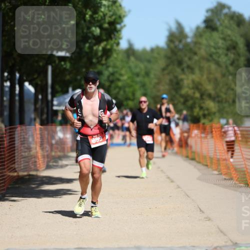 07.09.2025 - 19. Norderstedt Triathlon Michael Strokosch http://msf.ph/oto/8766233 07.09.2025 13:00:13 Laufen 695, 858, 1247, 1342 meine-sportfotos.de