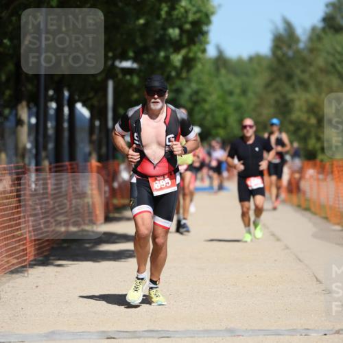 07.09.2025 - 19. Norderstedt Triathlon Michael Strokosch http://msf.ph/oto/8766248 07.09.2025 13:00:13 Laufen 695, 858, 1247, 1342 meine-sportfotos.de