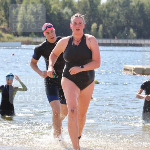 07.09.2025 - 19. Norderstedt Triathlon Luisa Fischer http://msf.ph/oto/8766251 07.09.2025 12:38:46 Schwimmen 320, 352 meine-sportfotos.de
