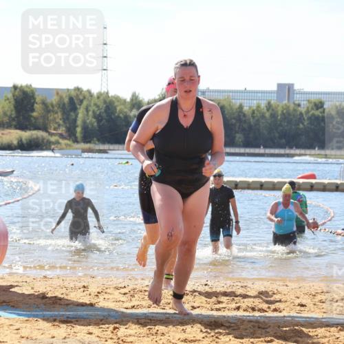 07.09.2025 - 19. Norderstedt Triathlon Luisa Fischer http://msf.ph/oto/8766279 07.09.2025 12:38:48 Schwimmen 320, 352, 359 meine-sportfotos.de