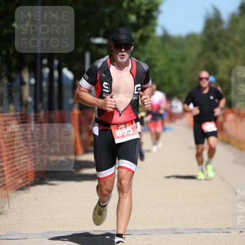 07.09.2025 - 19. Norderstedt Triathlon Michael Strokosch http://msf.ph/oto/8766298 07.09.2025 13:00:15 Laufen 695, 820, 1247, 1322, 1342 meine-sportfotos.de