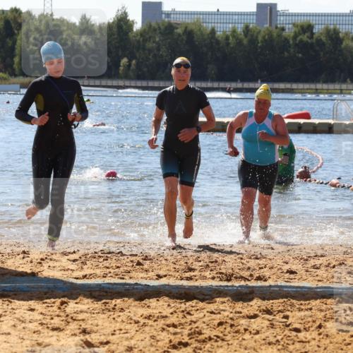 07.09.2025 - 19. Norderstedt Triathlon Luisa Fischer http://msf.ph/oto/8766310 07.09.2025 12:38:52 Schwimmen 320, 334, 352, 359, 777 meine-sportfotos.de