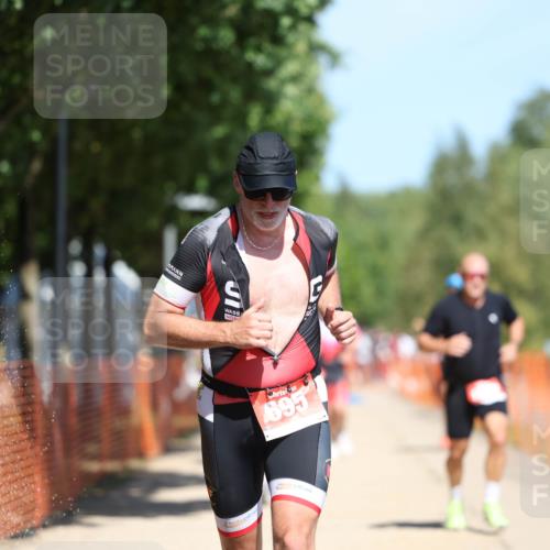 07.09.2025 - 19. Norderstedt Triathlon Michael Strokosch http://msf.ph/oto/8766313 07.09.2025 13:00:15 Laufen 695, 820, 1247, 1322, 1342 meine-sportfotos.de
