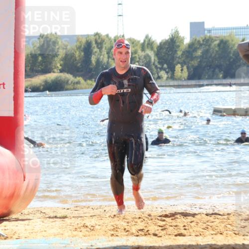 07.09.2025 - 19. Norderstedt Triathlon Luisa Fischer http://msf.ph/oto/8766314 07.09.2025 15:10:26 Schwimmen 380, 421, 1515 meine-sportfotos.de