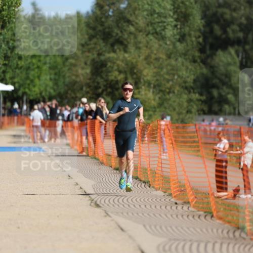 07.09.2025 - 19. Norderstedt Triathlon Michael Strokosch http://msf.ph/oto/8766315 07.09.2025 11:33:51 Laufen 1227 meine-sportfotos.de