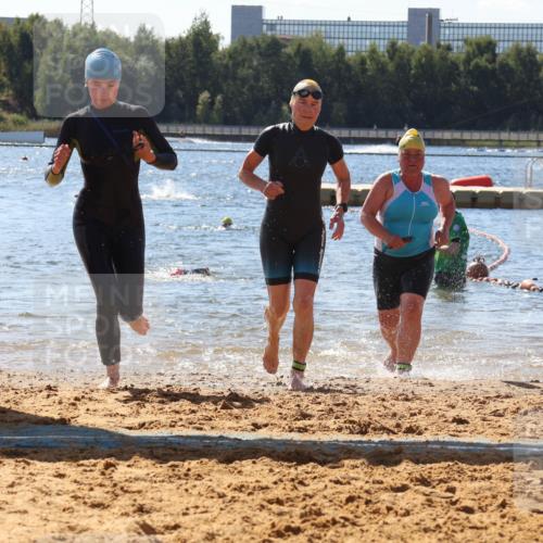 07.09.2025 - 19. Norderstedt Triathlon Luisa Fischer http://msf.ph/oto/8766317 07.09.2025 12:38:52 Schwimmen 320, 334, 352, 359, 777 meine-sportfotos.de
