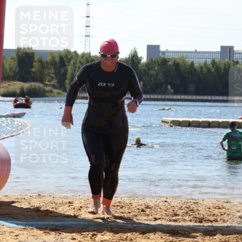 07.09.2025 - 19. Norderstedt Triathlon Luisa Fischer http://msf.ph/oto/8766355 07.09.2025 12:39:08 Schwimmen 328, 334 meine-sportfotos.de