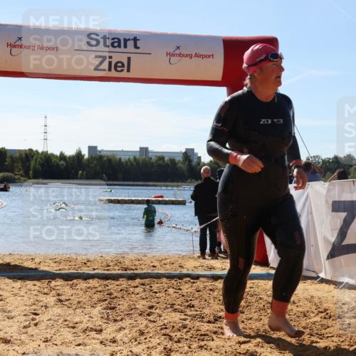 07.09.2025 - 19. Norderstedt Triathlon Luisa Fischer http://msf.ph/oto/8766378 07.09.2025 12:39:11 Schwimmen 328 meine-sportfotos.de