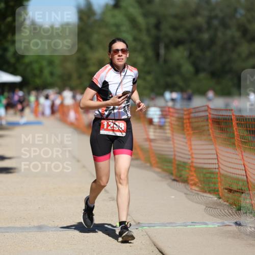 07.09.2025 - 19. Norderstedt Triathlon Michael Strokosch http://msf.ph/oto/8766405 07.09.2025 13:21:41 Laufen 194, 1298 meine-sportfotos.de