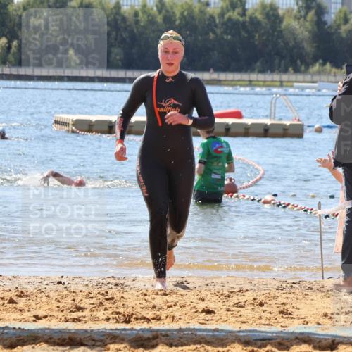 07.09.2025 - 19. Norderstedt Triathlon Luisa Fischer http://msf.ph/oto/8766432 07.09.2025 12:39:42 Schwimmen 322, 336 meine-sportfotos.de
