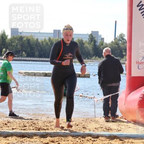 07.09.2025 - 19. Norderstedt Triathlon Luisa Fischer http://msf.ph/oto/8766450 07.09.2025 12:39:43 Schwimmen 322, 336 meine-sportfotos.de