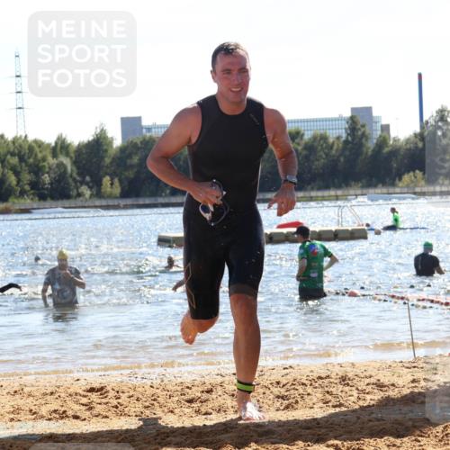 07.09.2025 - 19. Norderstedt Triathlon Luisa Fischer http://msf.ph/oto/8766492 07.09.2025 15:10:53 Schwimmen 383, 405, 886, 1420, 1443 meine-sportfotos.de