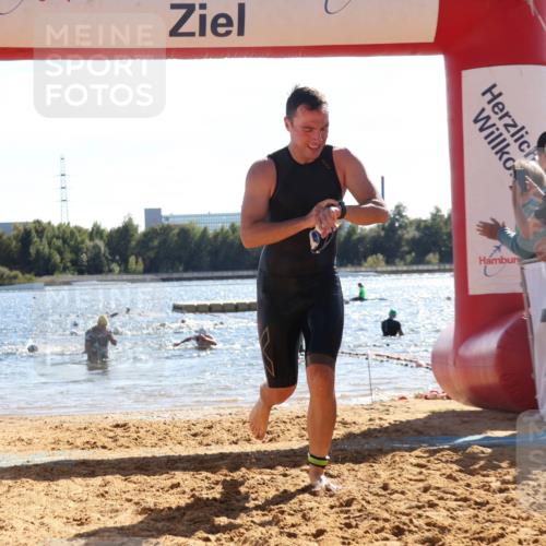 07.09.2025 - 19. Norderstedt Triathlon Luisa Fischer http://msf.ph/oto/8766505 07.09.2025 15:10:54 Schwimmen 383, 405, 886, 1420, 1443 meine-sportfotos.de
