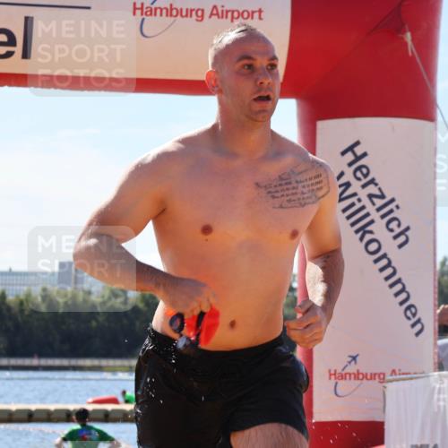 07.09.2025 - 19. Norderstedt Triathlon Luisa Fischer http://msf.ph/oto/8766509 07.09.2025 12:39:59 Schwimmen 349 meine-sportfotos.de
